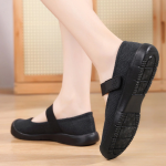 17 Lightweight-Breathable-Mesh-Shoes